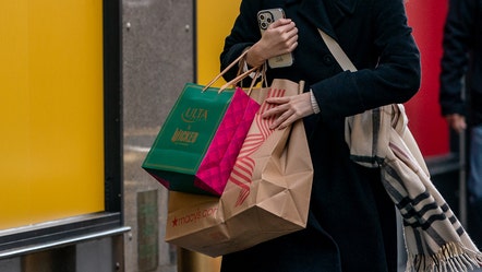 She Blew Her Life Savings. How Tech Is Turning Casual Spenders Into Binge Shoppers.